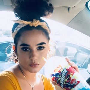 Meet your Posher, Eylin